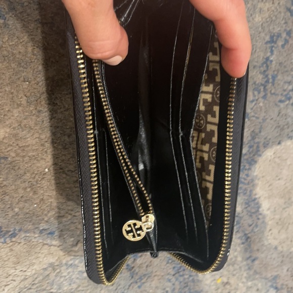 Black leather Tory Burch wallet - Picture 5 of 6